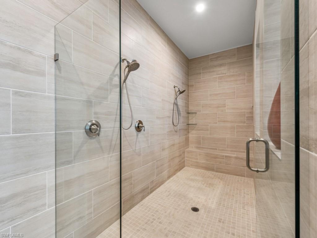 2542 Windward CT Unit: 16201