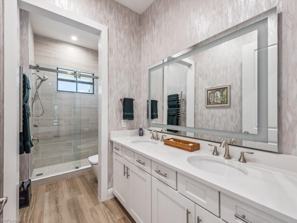 2542 Windward CT Unit: 16201