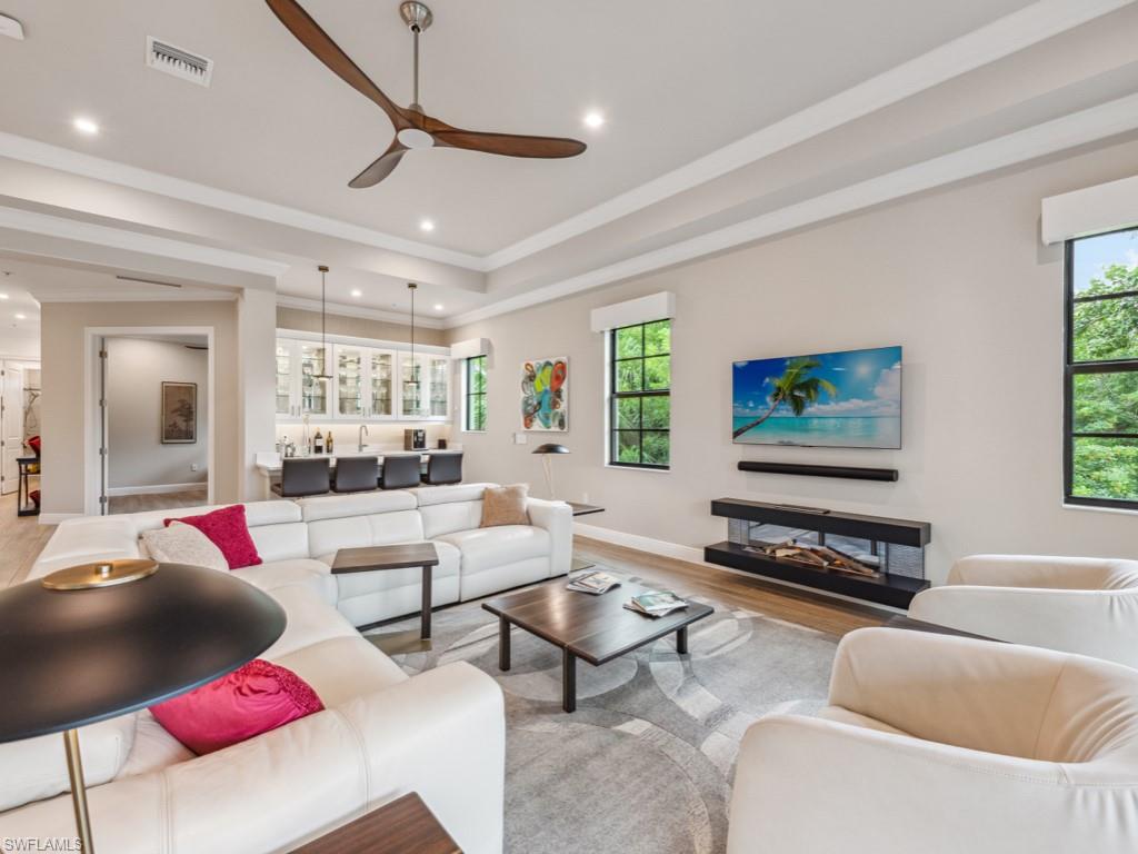 2542 Windward CT Unit: 16201