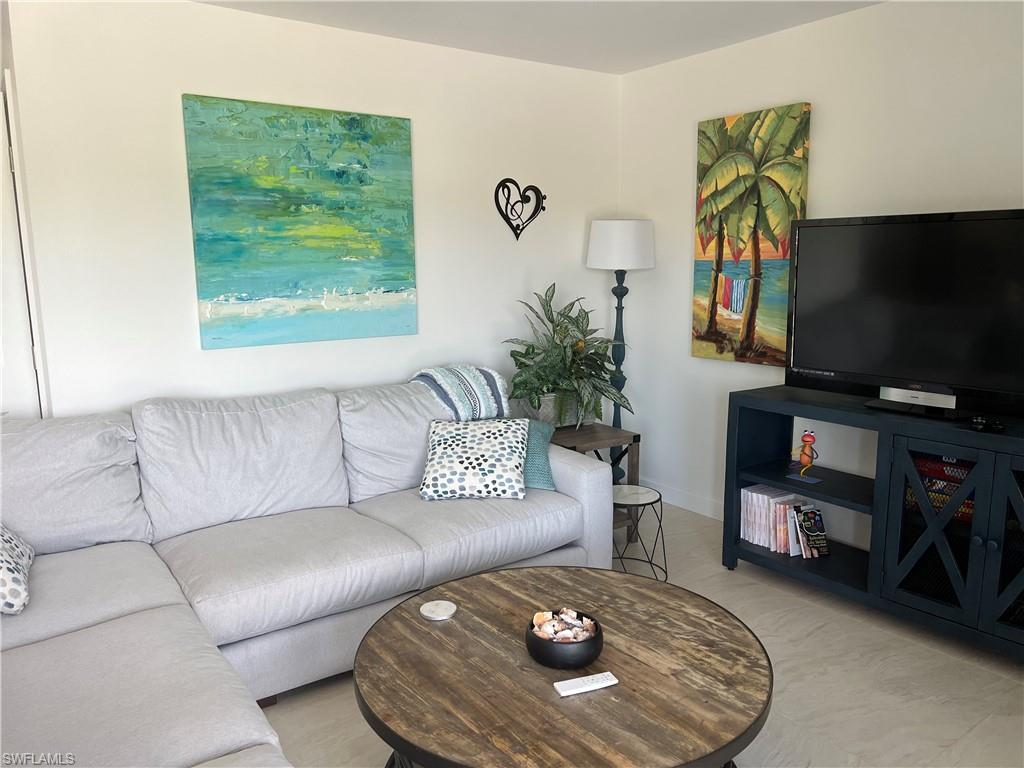 185 Palm DR W Unit: 18-J