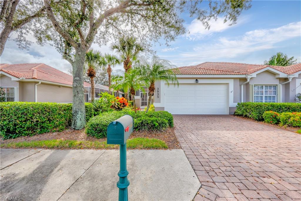 3935 Recreation LN