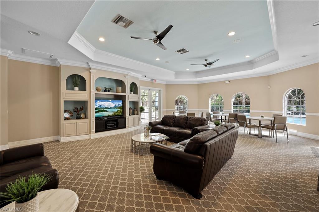3935 Recreation LN