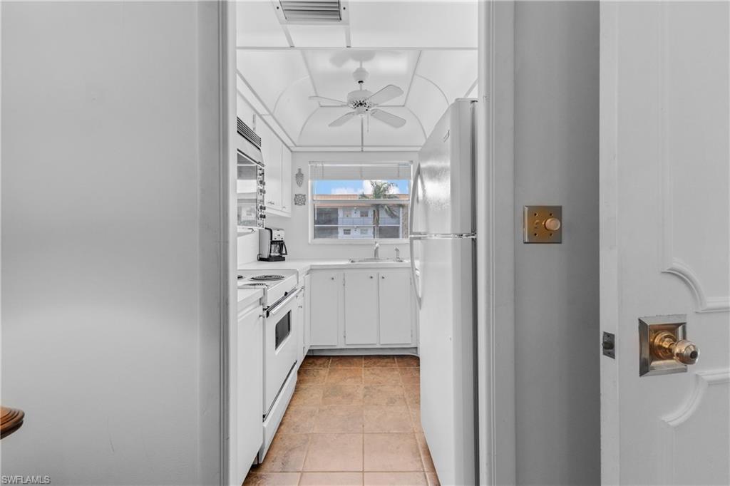 2900 Gulf Shore BLVD N Unit: 303
