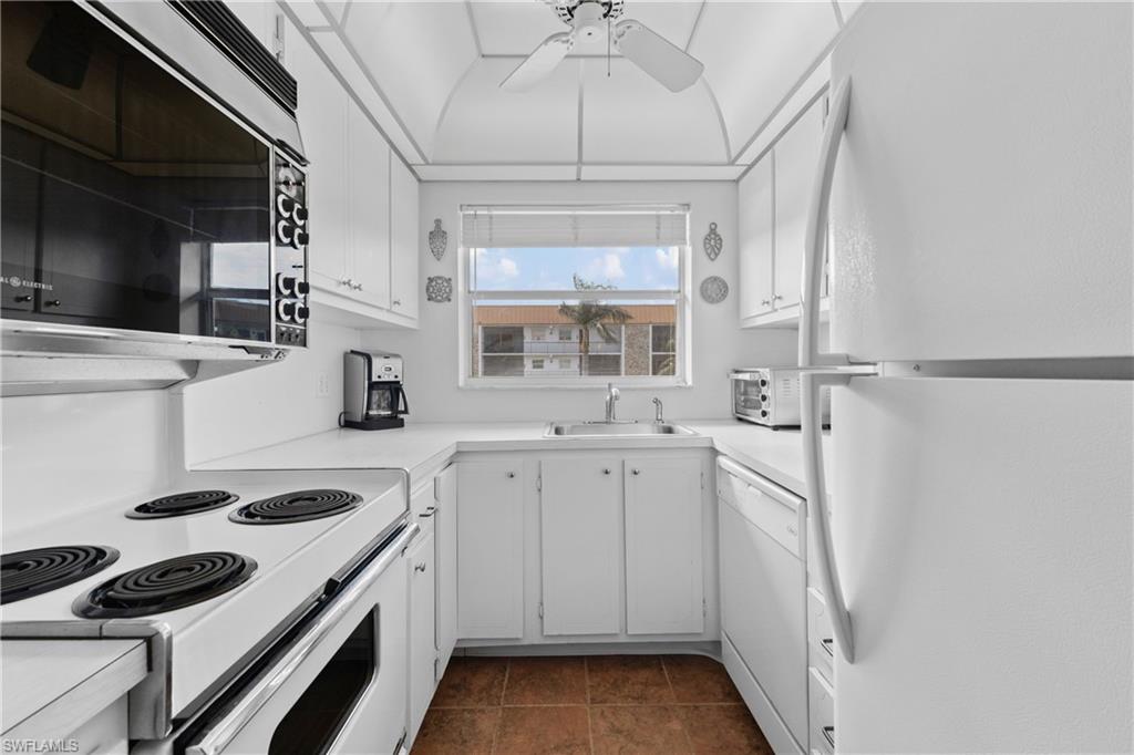 2900 Gulf Shore BLVD N Unit: 303