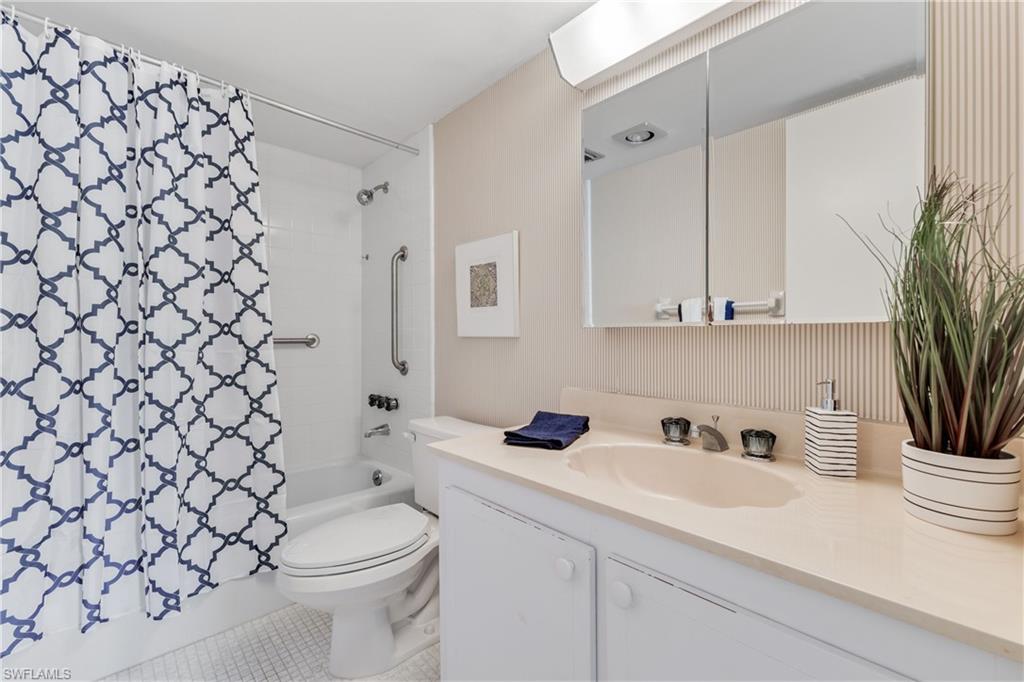2900 Gulf Shore BLVD N Unit: 303