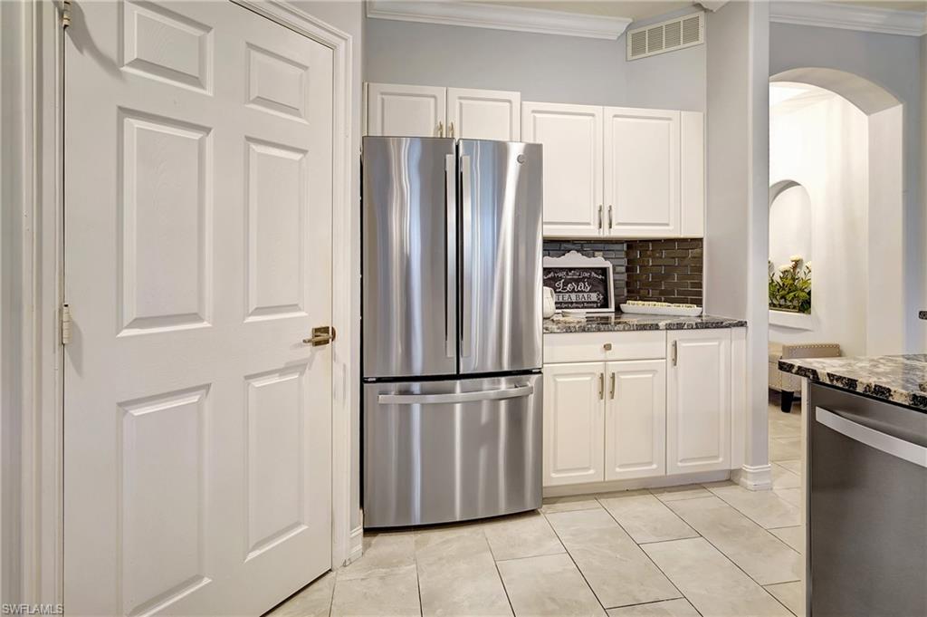 929 Carrick Bend CIR Unit: 102