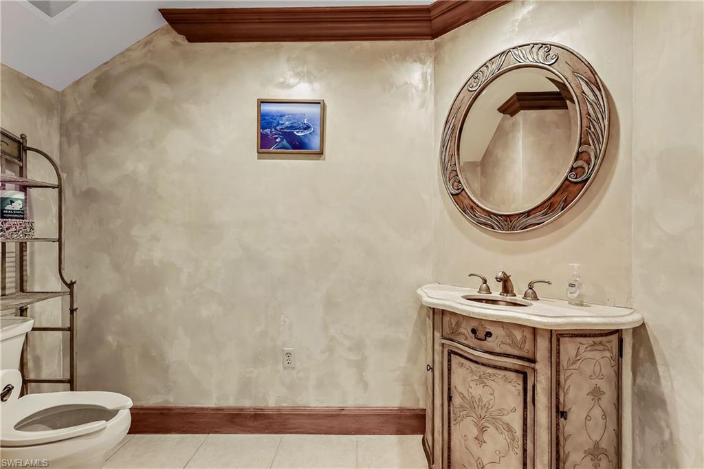 1040 Goodlette-Frank RD N Unit: A-11