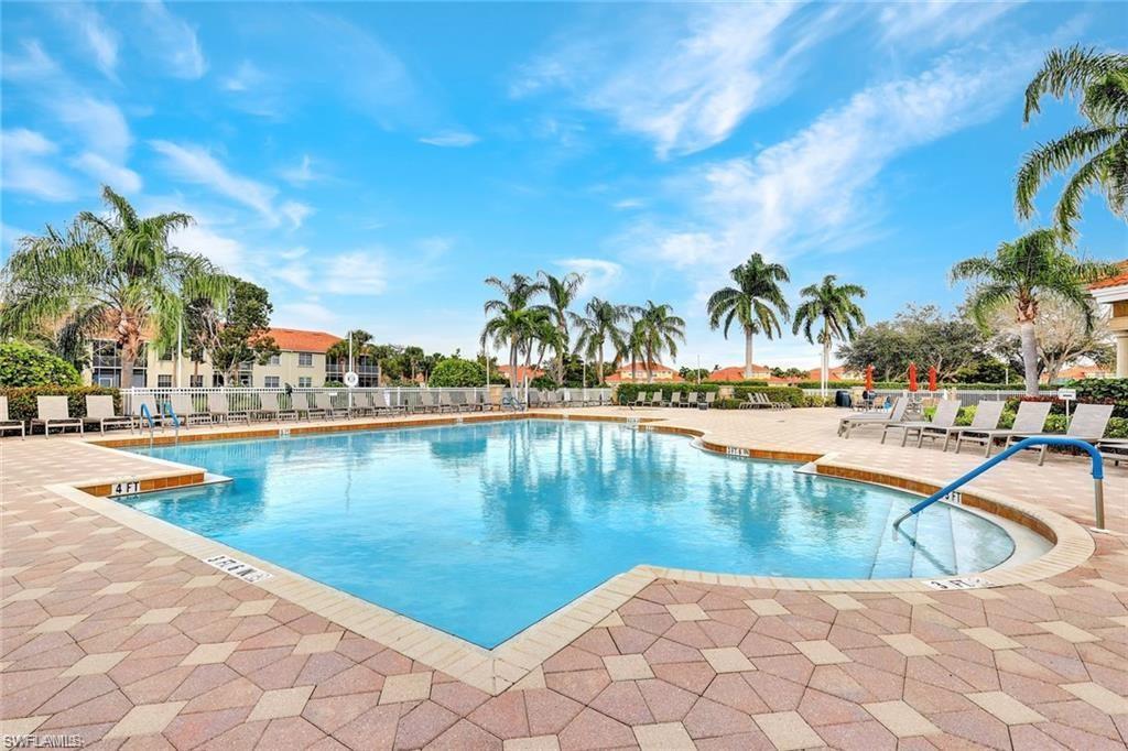 5560 Berkshire DR Unit: 201