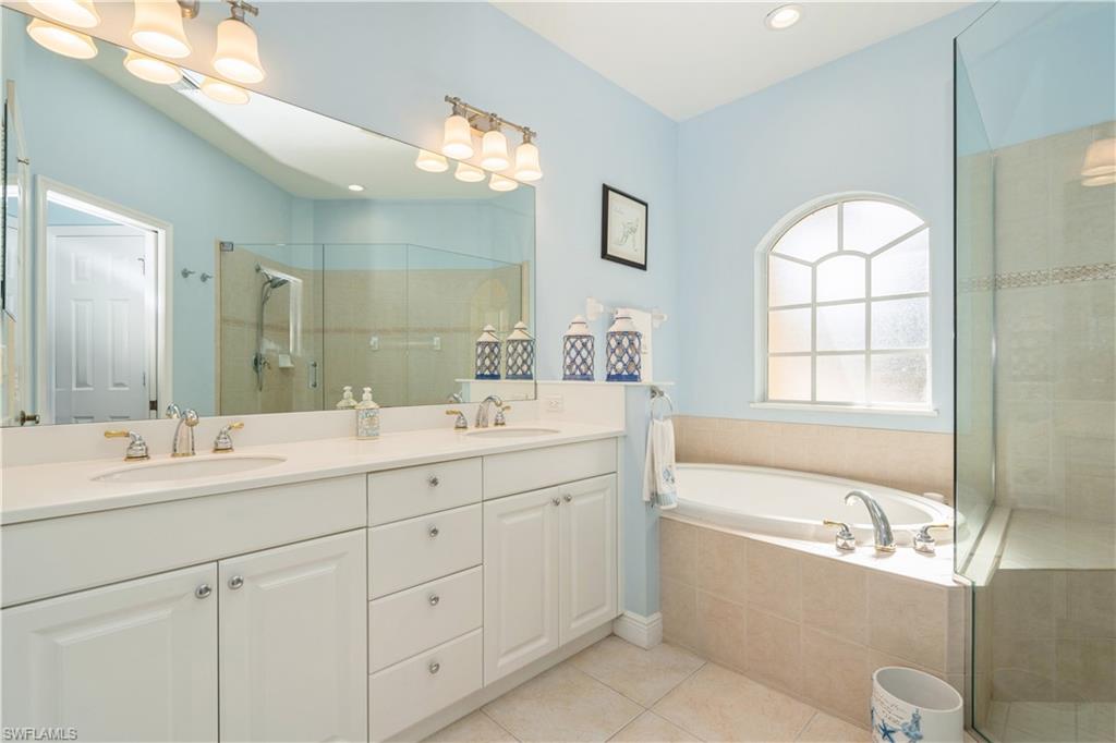 5560 Berkshire DR Unit: 201