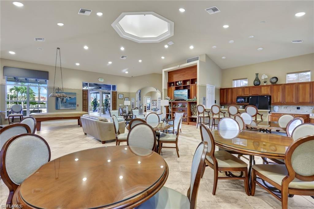 5560 Berkshire DR Unit: 201