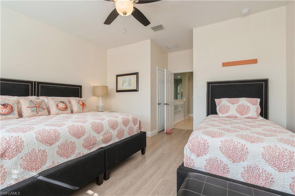 5560 Berkshire DR Unit: 201