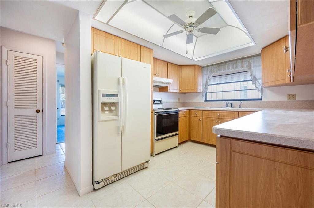 136 Fleur De Lis LN