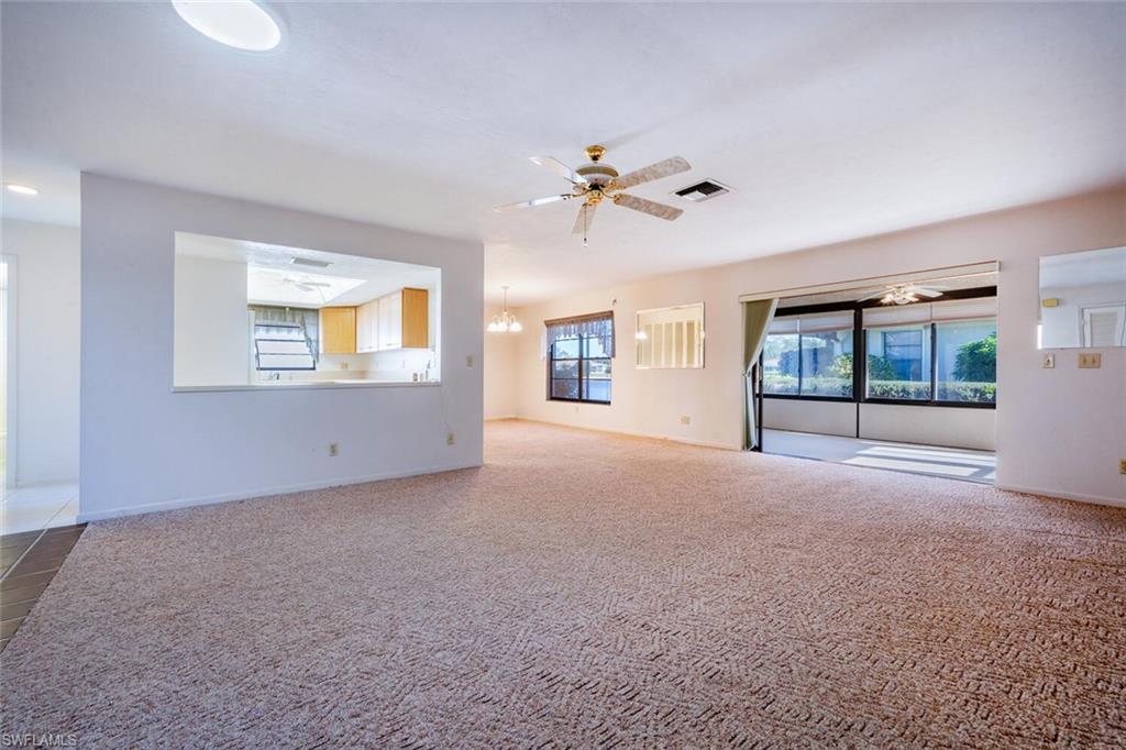 136 Fleur De Lis LN