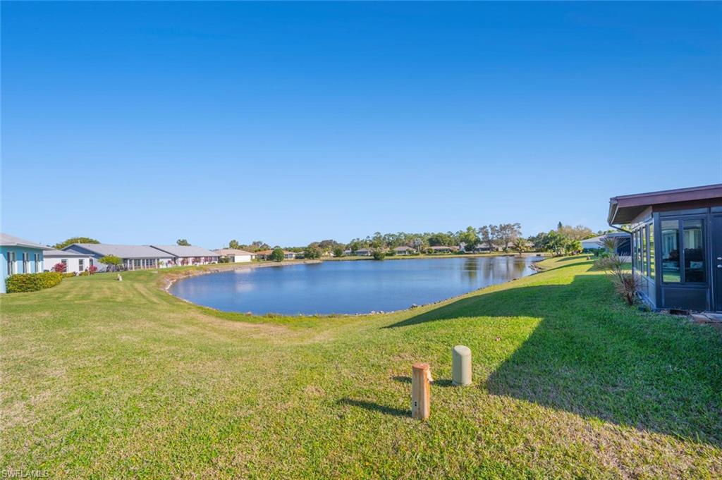 136 Fleur De Lis LN
