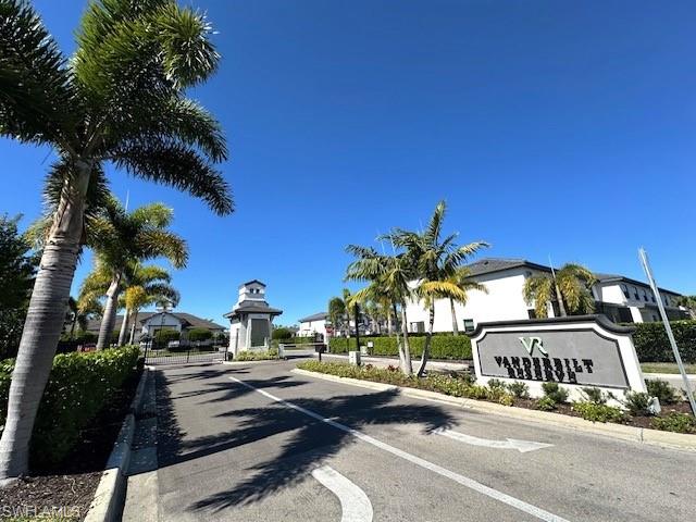 7345 Rockefeller DR