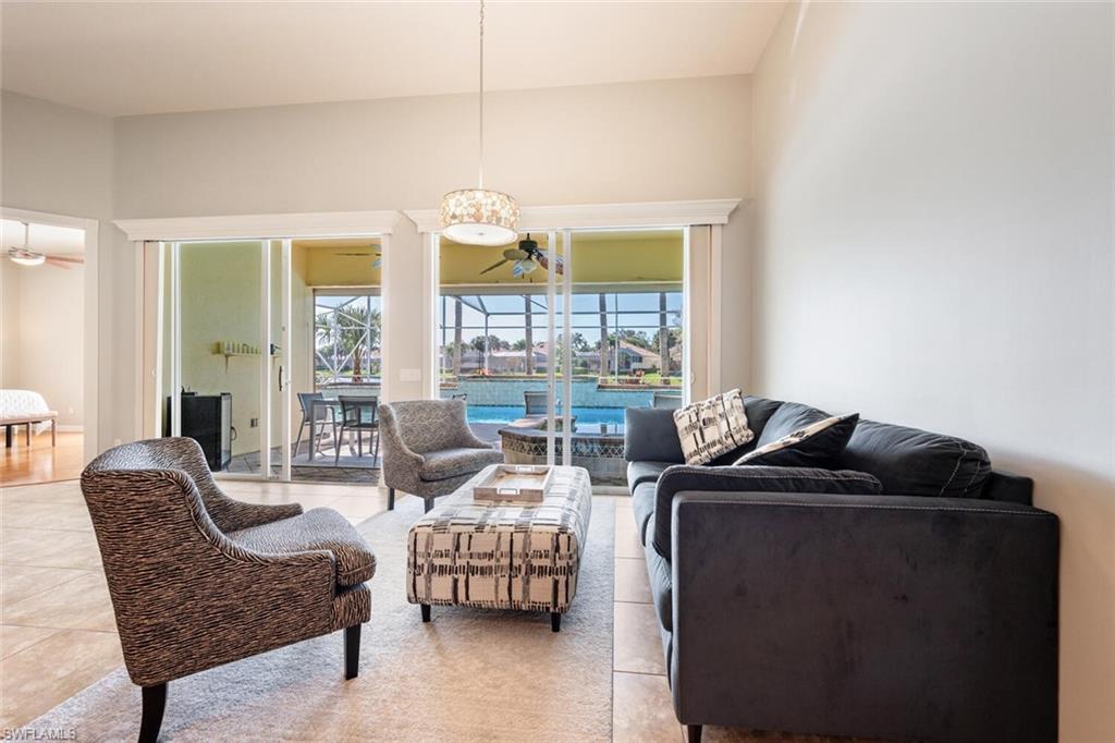 4325 Queen Elizabeth WAY
