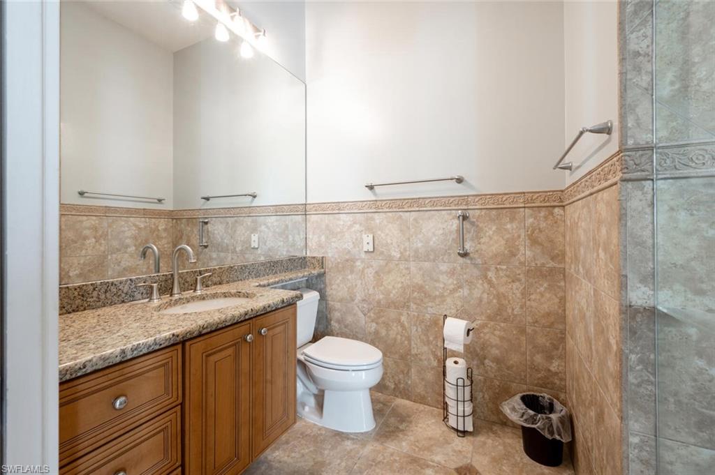 4325 Queen Elizabeth WAY