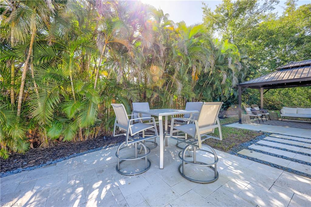 300 Country Club DR