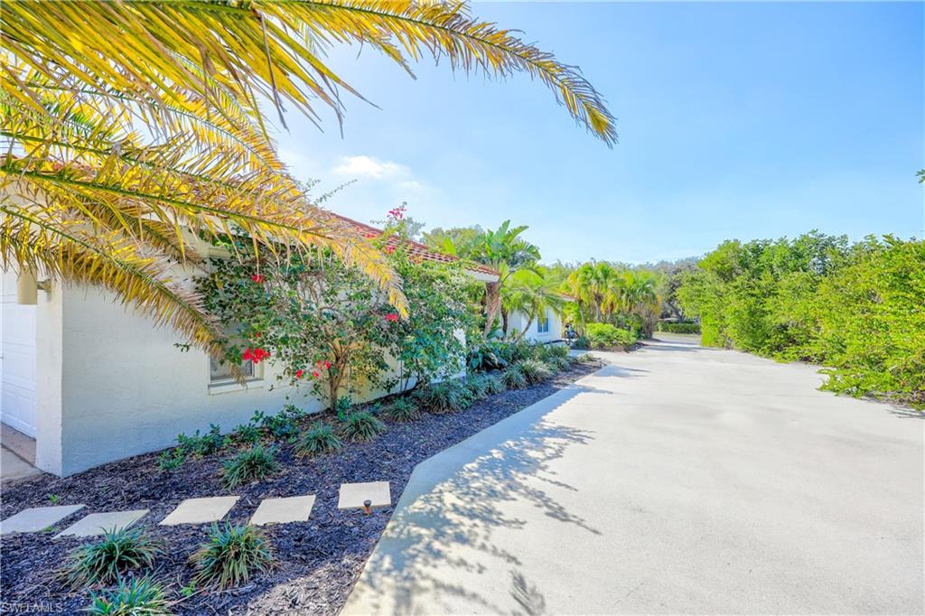 300 Country Club DR