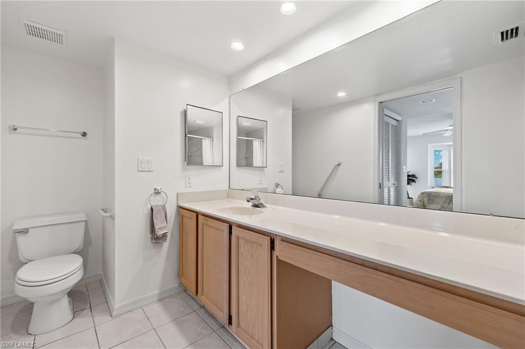 422 Country Hollow CT # E106