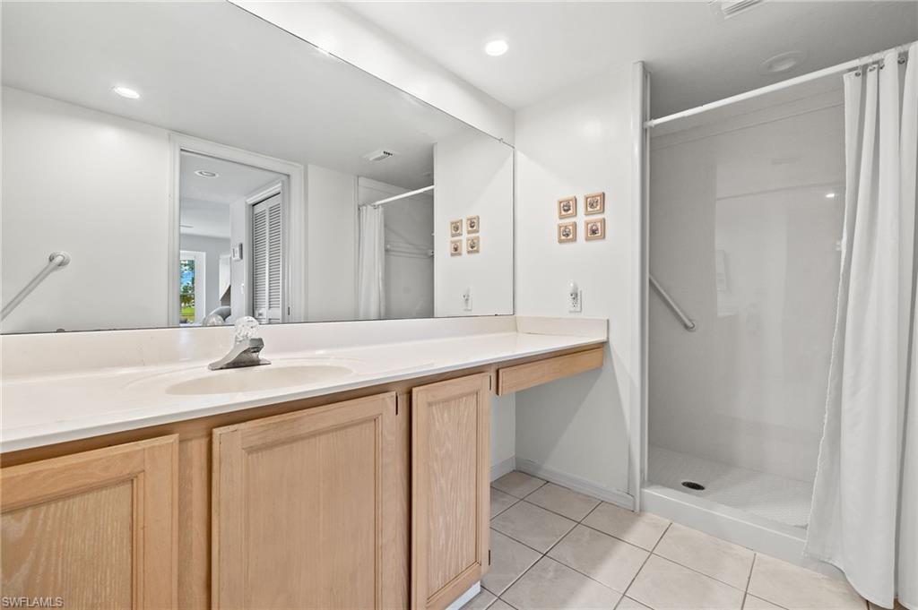 422 Country Hollow CT # E106