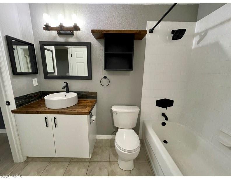 27095 Matheson AVE # 208