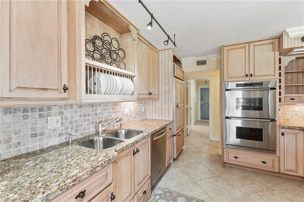 4401 Gulf Shore BLVD N # B202