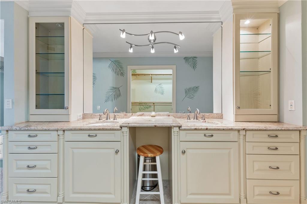 4401 Gulf Shore BLVD N # B202