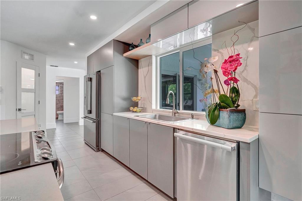 155 Wickliffe DR