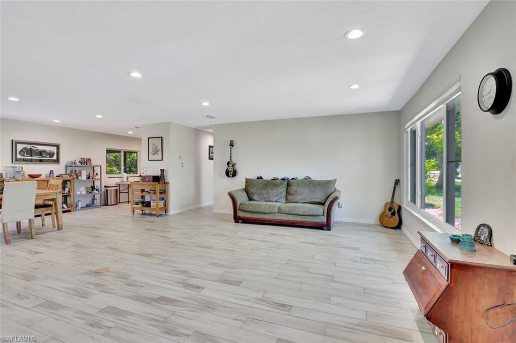 4937 Royal Palm DR