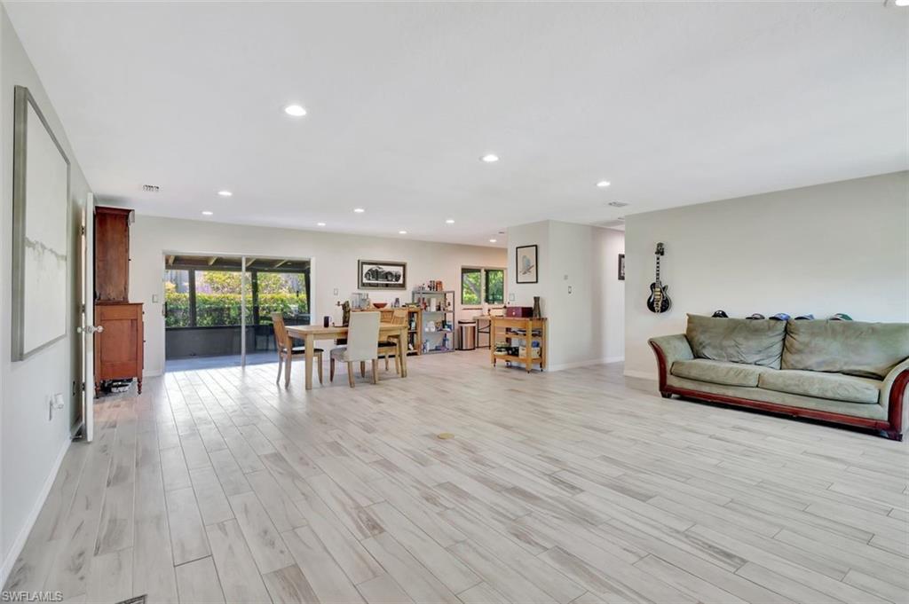 4937 Royal Palm DR
