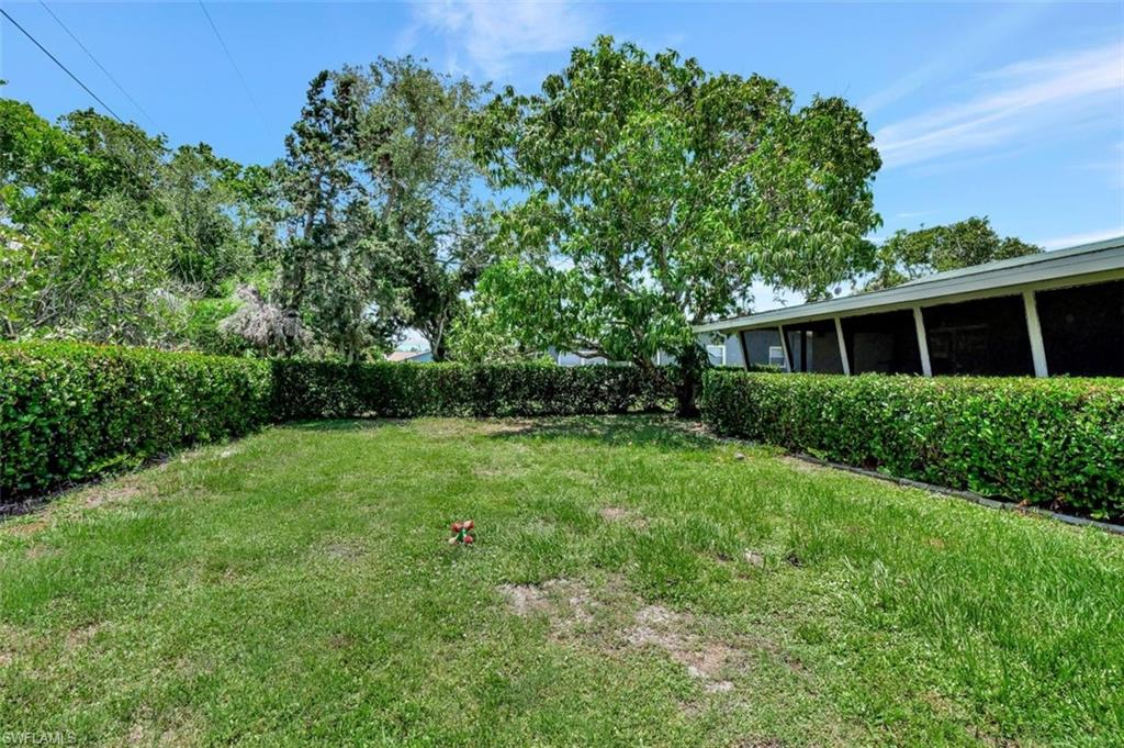 4937 Royal Palm DR