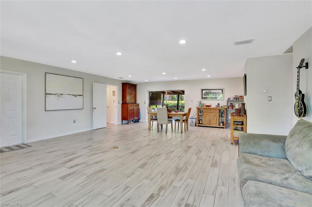 4937 Royal Palm DR