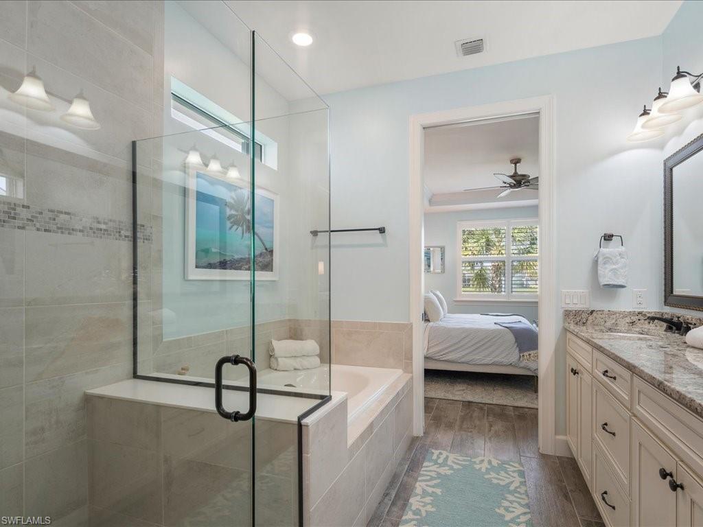 20024 Siesta Key CT
