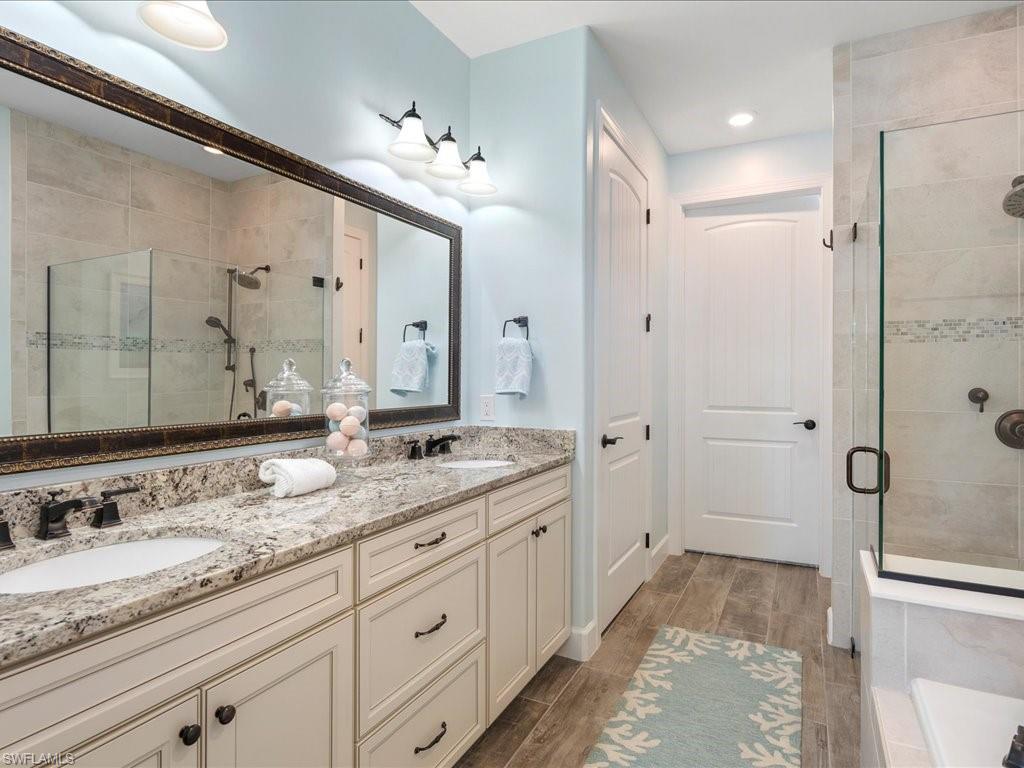 20024 Siesta Key CT