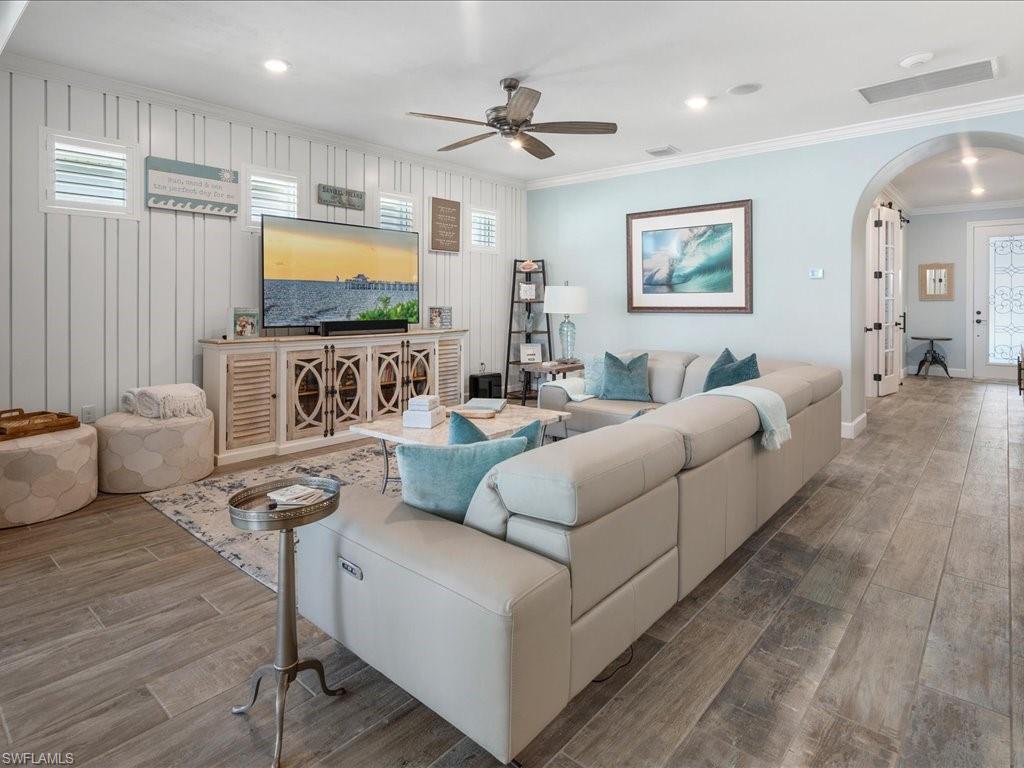 20024 Siesta Key CT