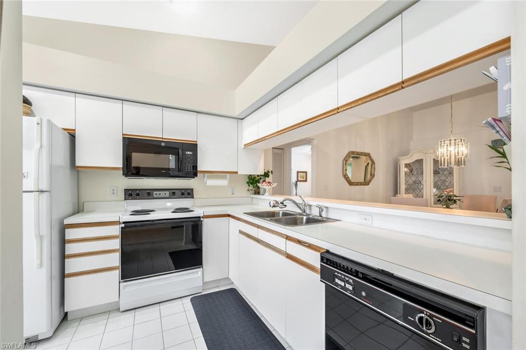 158 Estelle DR