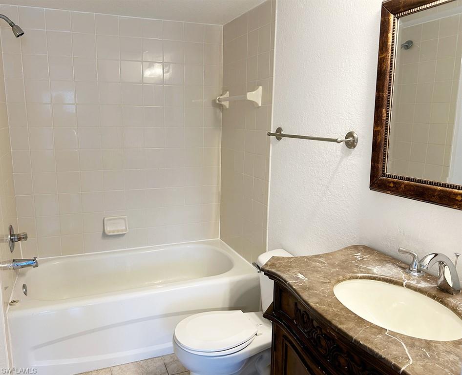 8245 Ibis Club DR # 404