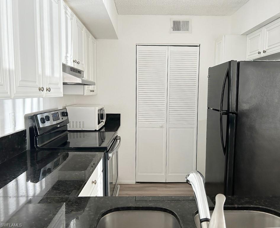 8245 Ibis Club DR # 404