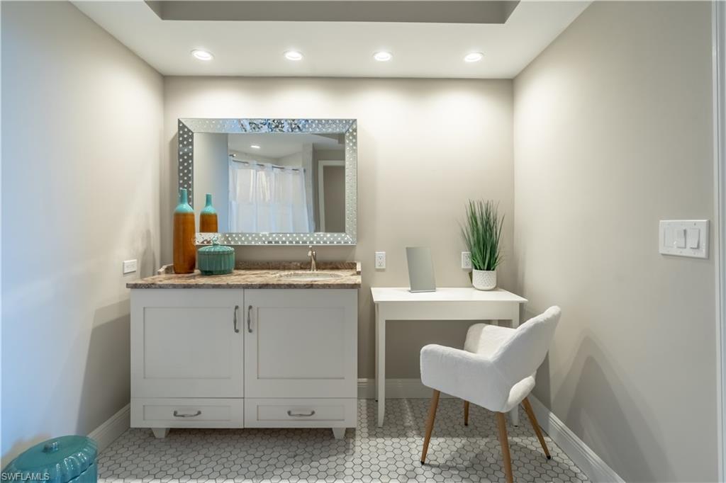 1001 Arbor Lake DR # 607