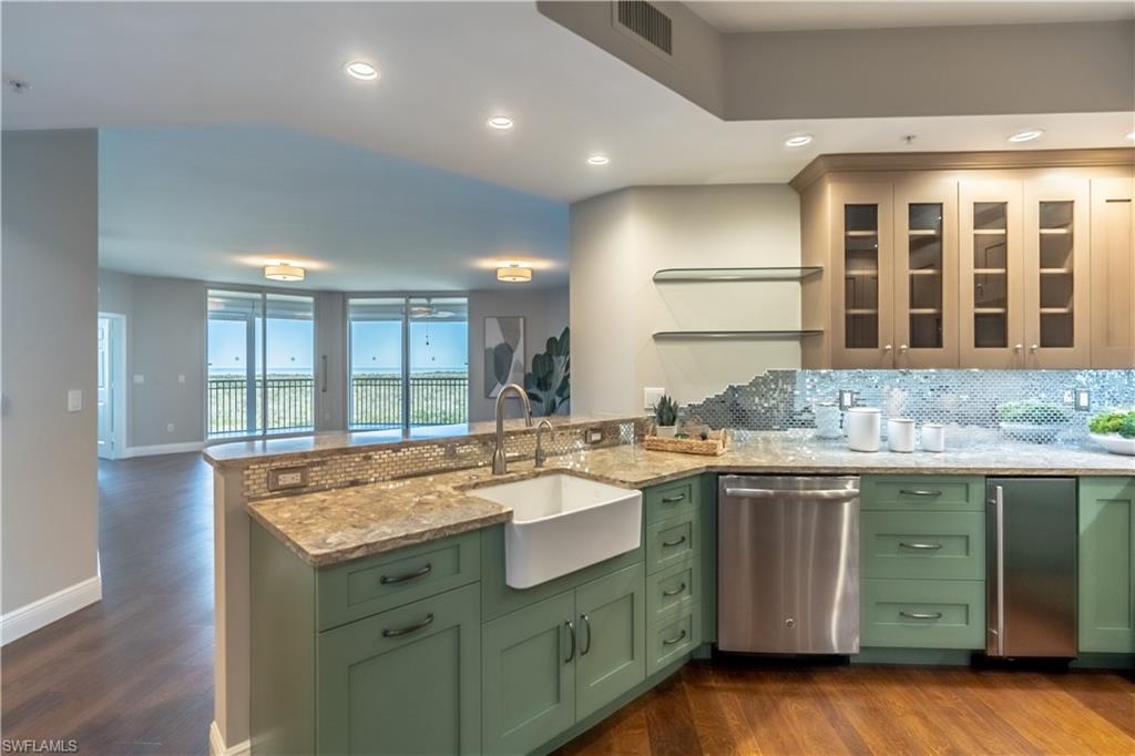 1001 Arbor Lake DR # 607