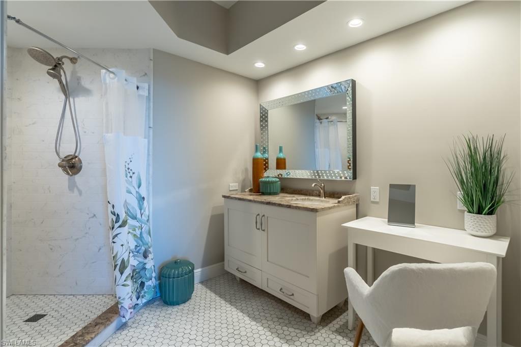 1001 Arbor Lake DR # 607