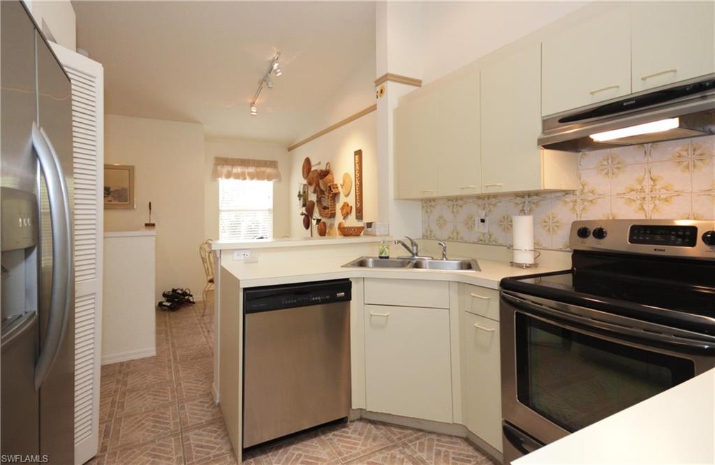 402 Emerald Bay CIR # E5