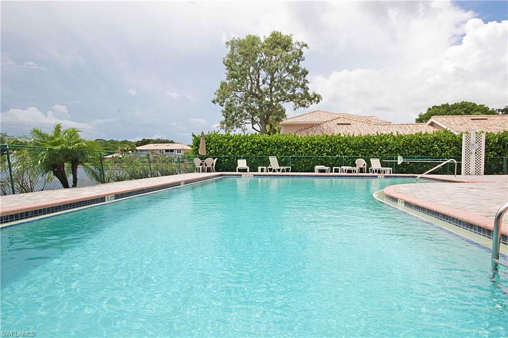 402 Emerald Bay CIR # E5