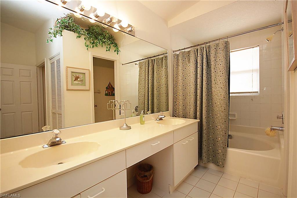 402 Emerald Bay CIR # E5