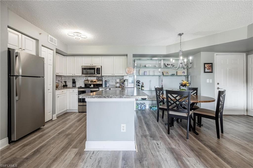 1240 Wildwood Lakes BLVD # 203