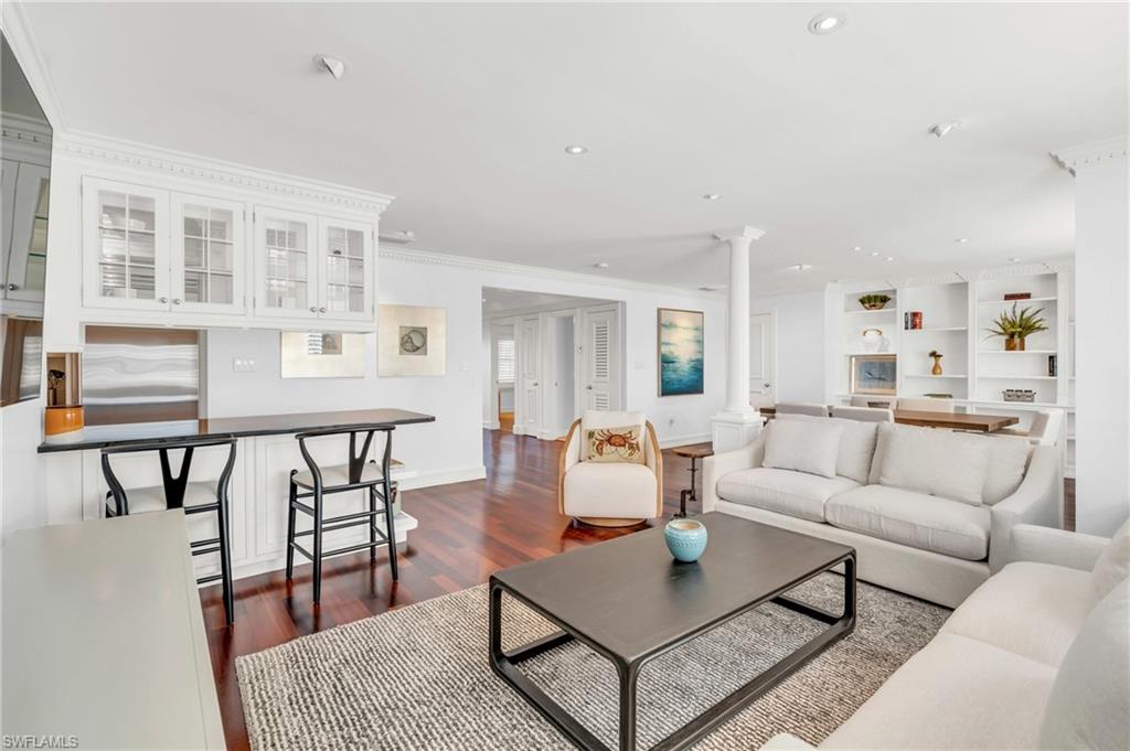 271 Broad AVE S # 202 Unit: #202