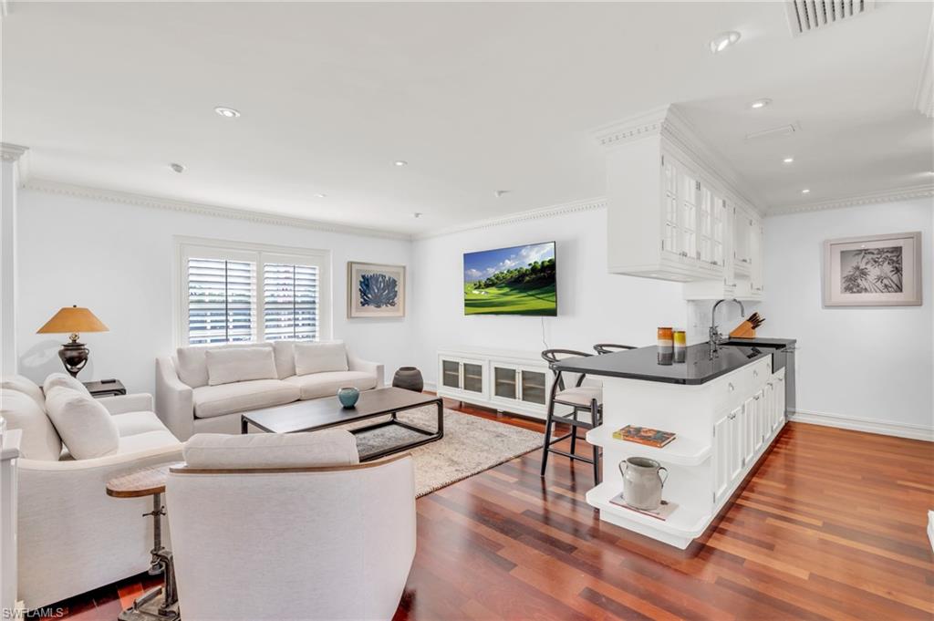 271 Broad AVE S # 202 Unit: #202