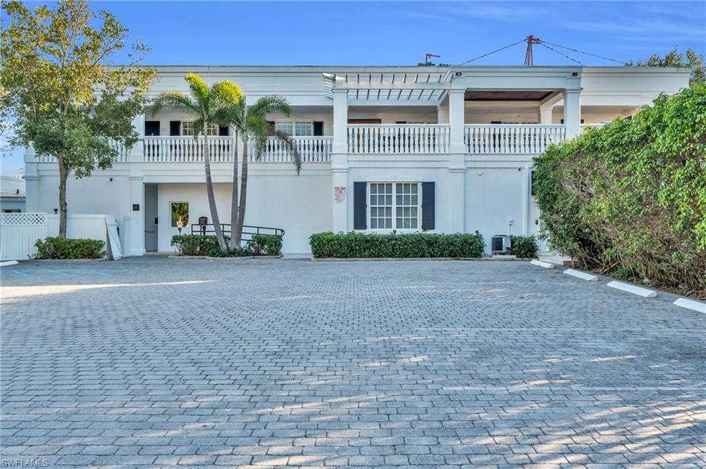 271 Broad AVE S # 202 Unit: #202