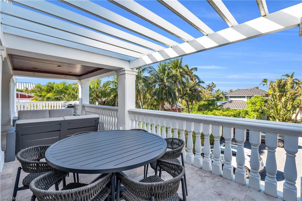 271 Broad AVE S # 202 Unit: #202